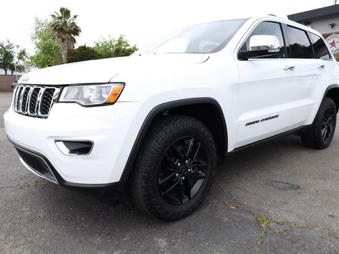Used 2018 Jeep Grand Cherokee Limited AWD/4WD image 39