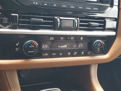 Certified 2025 Nissan Pathfinder Platinum FWD image 18