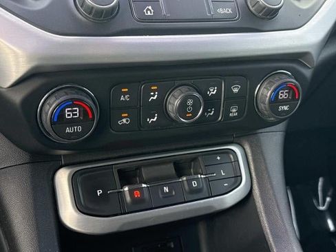 Used 2021 GMC Acadia SLT w/ Premium Package FWD image 21