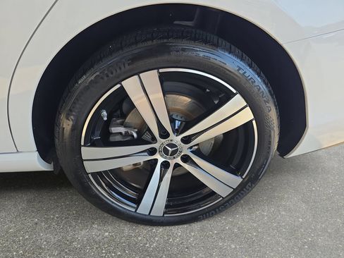 Used 2025 Mercedes-Benz C 300 Sedan image 32