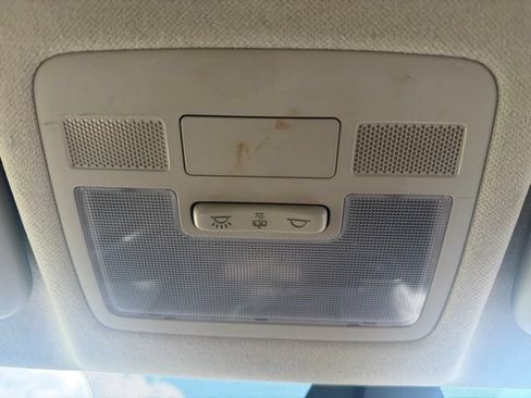 Used 2021 Hyundai Venue SEL FWD image 35