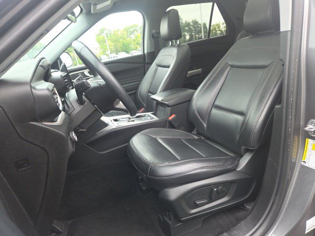 Used 2023 Ford Explorer XLT w/ Equipment Group 202A AWD/4WD image 26