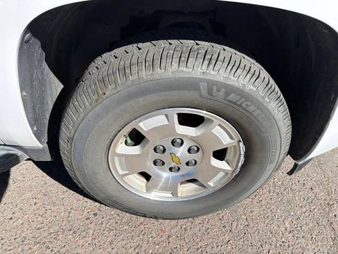 Used 2014 Chevrolet Suburban LT AWD/4WD image 40