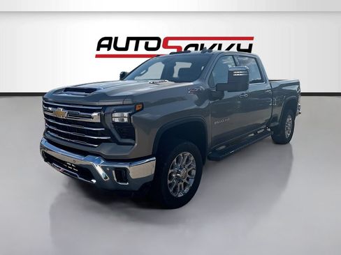 Used 2024 Chevrolet Silverado 2500 LTZ w/ LTZ Premium Package AWD/4WD image 3