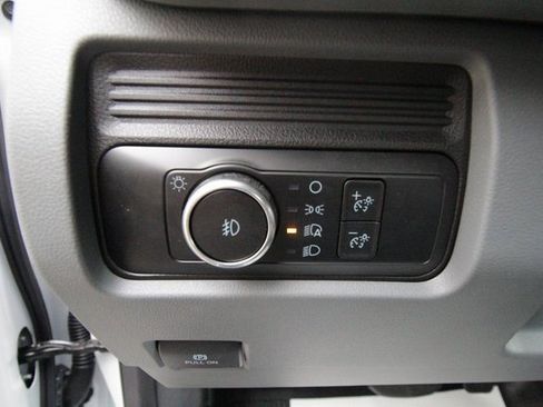 Used 2024 Ford F550 4x4 Regular Cab Super Duty image 19