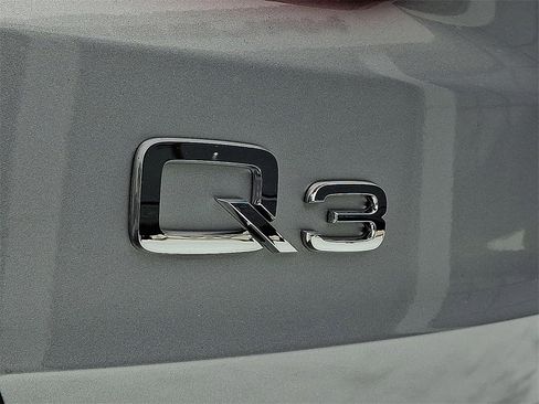 Used 2022 Audi Q3 2.0T Premium Plus w/ Premium Plus Package image 21
