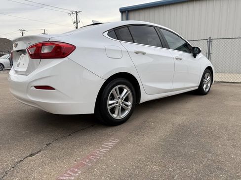 Used 2017 Chevrolet Cruze LT image 12