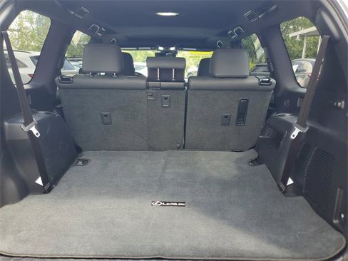 Used 2023 Lexus GX 460 Premium w/ Premium Package image 9