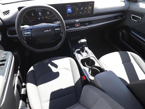 Used 2025 Kia K4 FWD image 6