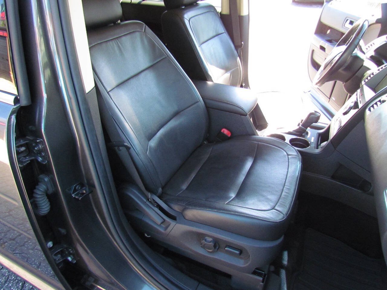 Used 2016 Ford Flex Limited FWD image 19