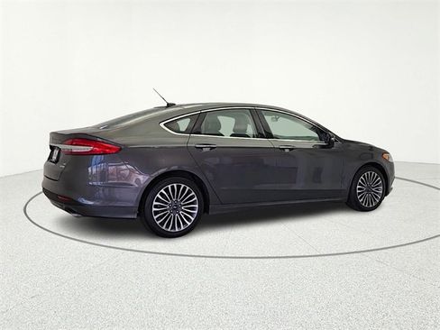 Used 2018 Ford Fusion SE w/ Fusion SE Technology Package image 8