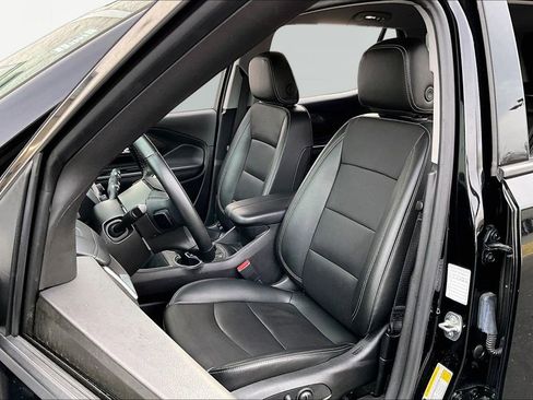 Used 2024 GMC Terrain SLT image 15