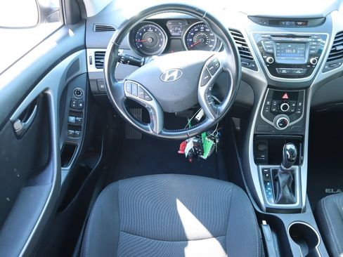 Used 2015 Hyundai Elantra SE w/ Option Group 03 FWD image 6