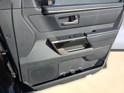 Used 2024 Toyota Tundra Limited image 32