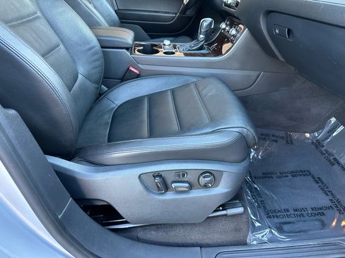 Used 2016 Volkswagen Touareg Sport image 43
