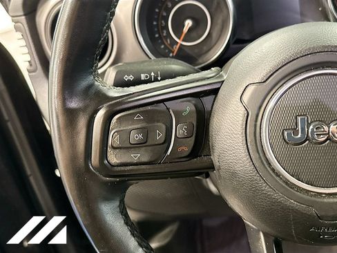Used 2022 Jeep Wrangler Unlimited Sport AWD/4WD image 11