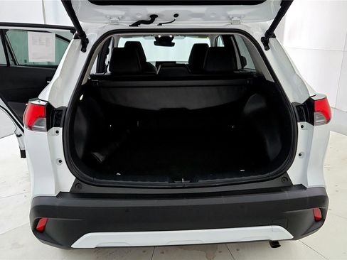 Used 2023 Toyota Corolla Cross XLE w/ Convenience Package image 20