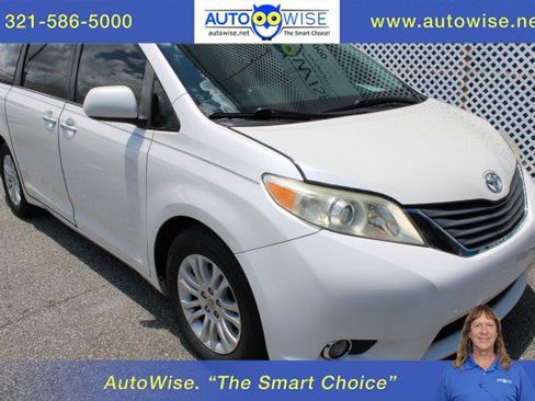 Used 2015 Toyota Sienna XLE FWD image 1