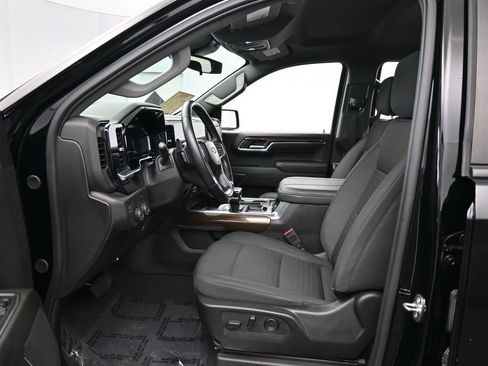 Used 2024 Chevrolet Silverado 1500 LT RWD image 11