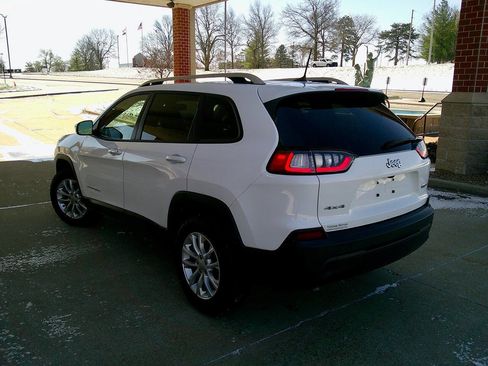 Used 2021 Jeep Cherokee Latitude image 4