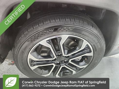 Used 2024 Jeep Compass Limited image 33