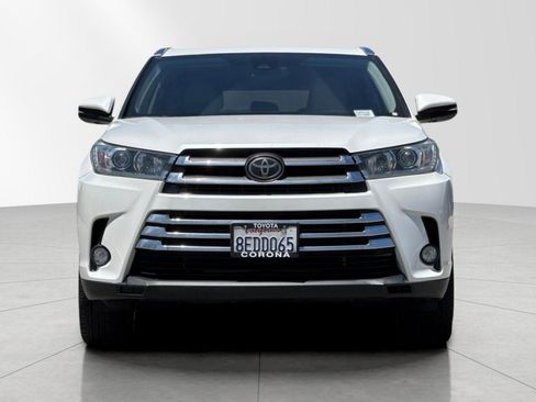 Used 2018 Toyota Highlander Limited FWD image 8