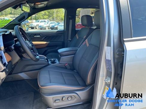 Used 2025 GMC Canyon AT4 AWD/4WD image 30