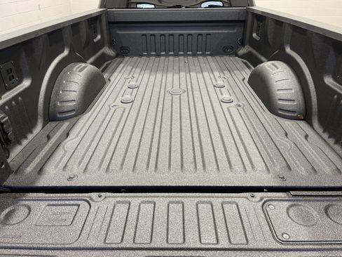 Used 2025 Ford F450 Platinum w/ Platinum Plus Package image 30