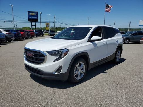 Used 2021 GMC Terrain SLE FWD image 2