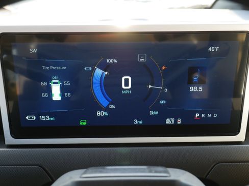 New 2025 Chevrolet Brightdrop 600 w/ Power Door Package image 33