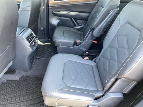 Used 2024 Volkswagen Atlas SE FWD image 17