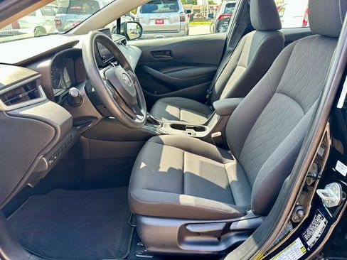 Used 2023 Toyota Corolla LE image 9
