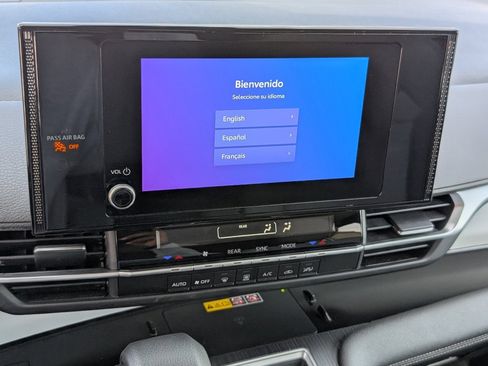 Used 2025 Toyota Sienna LE image 18