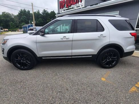 Used 2016 Ford Explorer XLT w/ Equipment Group 202A AWD/4WD image 8