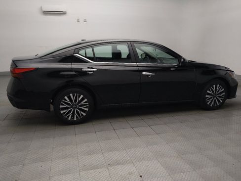 Used 2023 Nissan Altima 2.5 SV AWD/4WD image 10