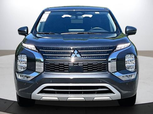Used 2024 Mitsubishi Outlander SE FWD image 3