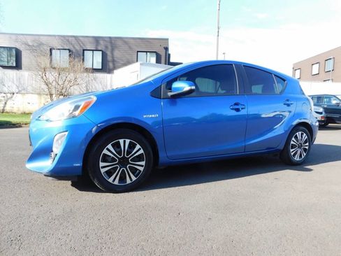 Used 2015 Toyota Prius C Three image 4