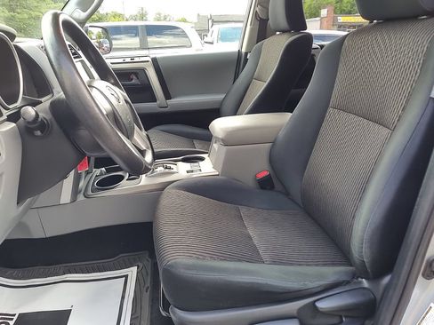 Used 2010 Toyota 4Runner SR5 AWD/4WD image 10