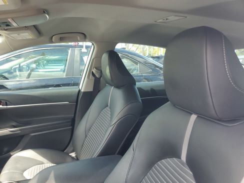 Used 2023 Toyota Camry SE FWD image 17