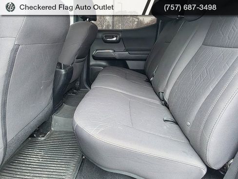 Used 2018 Toyota Tacoma TRD Sport image 21