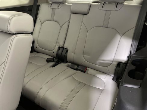 Used 2025 Honda Pilot EX-L image 22