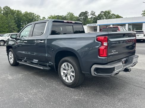 Used 2019 Chevrolet Silverado 1500 LTZ w/ LTZ Premium Package AWD/4WD image 5