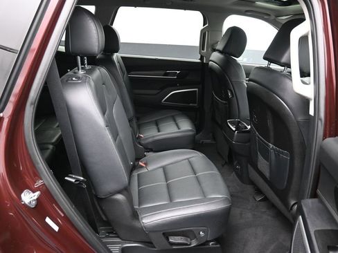 Certified 2022 Kia Telluride EX w/ EX Premium Package FWD image 26