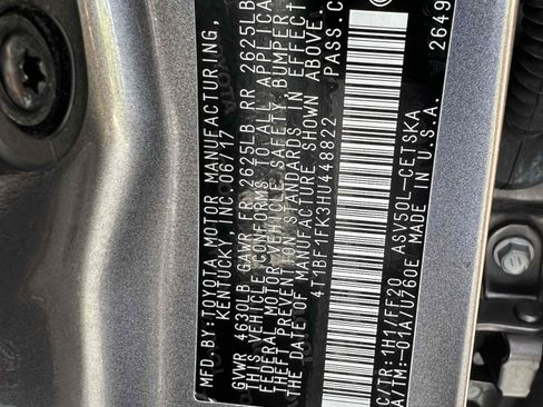 Used 2017 Toyota Camry SE w/ Moonroof Package image 10