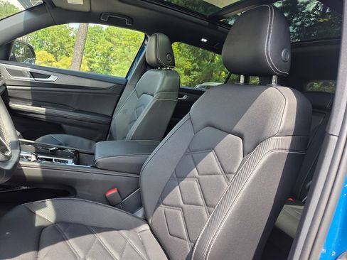 Certified 2026 Volkswagen Atlas Cross Sport SE FWD image 11