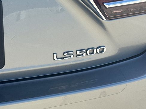 Used 2020 Lexus LS 500 w/ Interior Upgrade Package RWD image 19