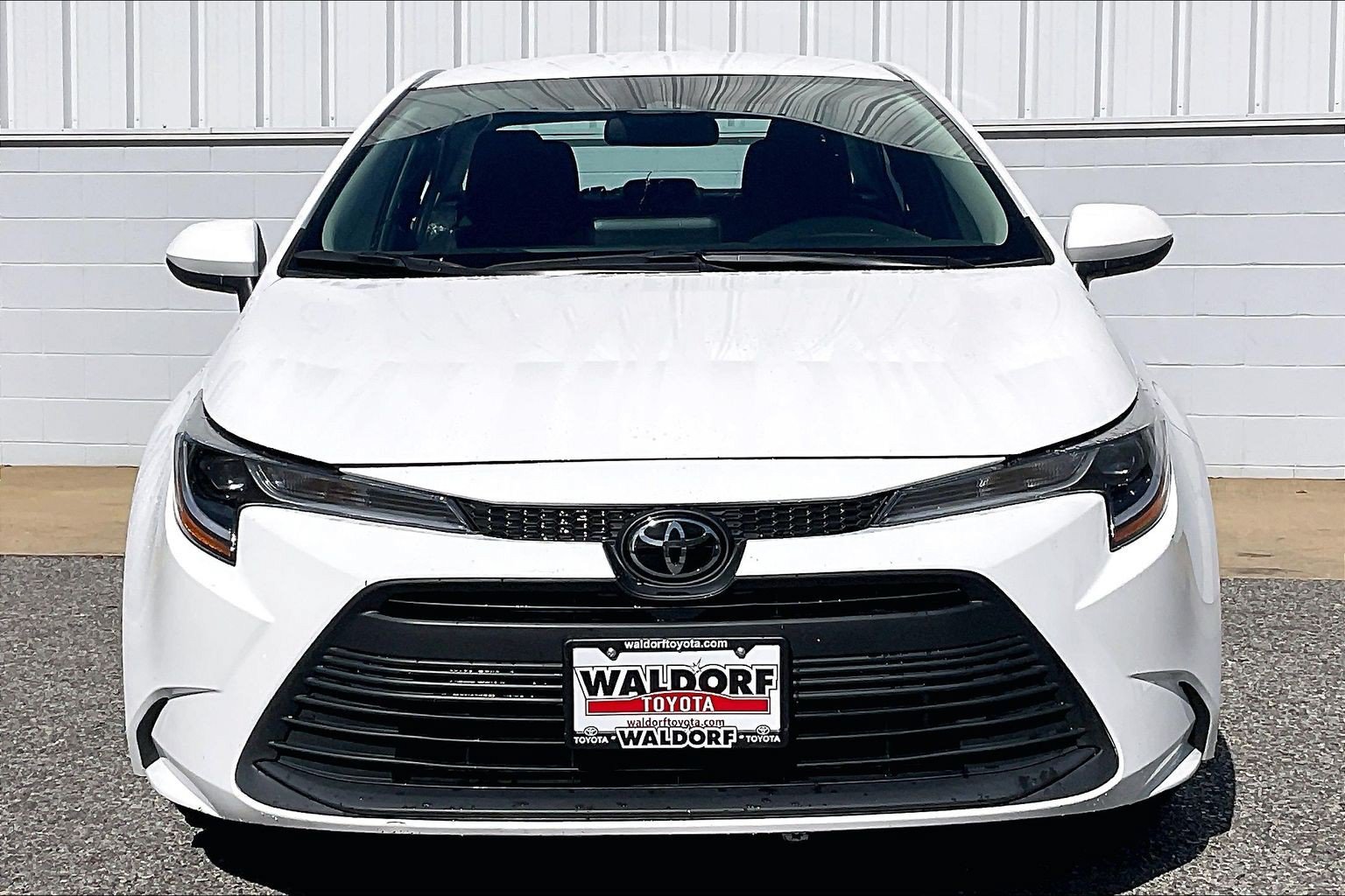 Used 2024 Toyota Corolla LE FWD image 3