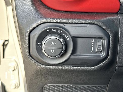 Used 2023 Jeep Gladiator Rubicon w/ LED Lighting Group image 32