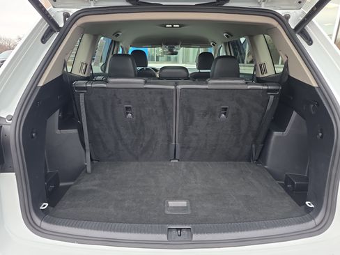 Used 2024 Volkswagen Atlas SE image 32