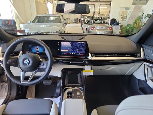 New 2026 BMW X1 xDrive28i w/ Convenience Package AWD/4WD image 3